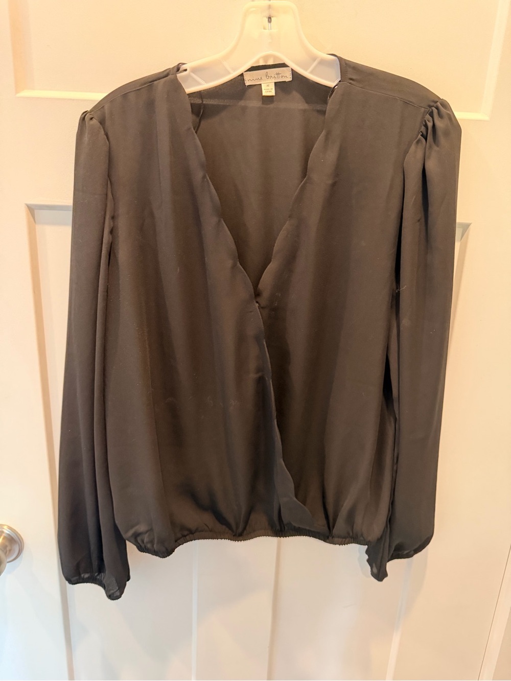 Nine Britton Black Scallop Neck Long Sleeve Blouse Medium